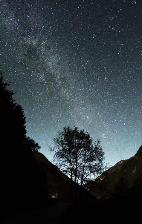 点击大图看下一张:九寨溝星空