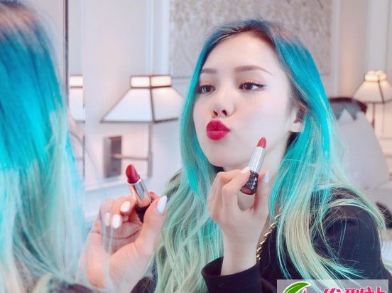 点击大图看下一张：Pony黑发回归！朴惠敏染发发色大全