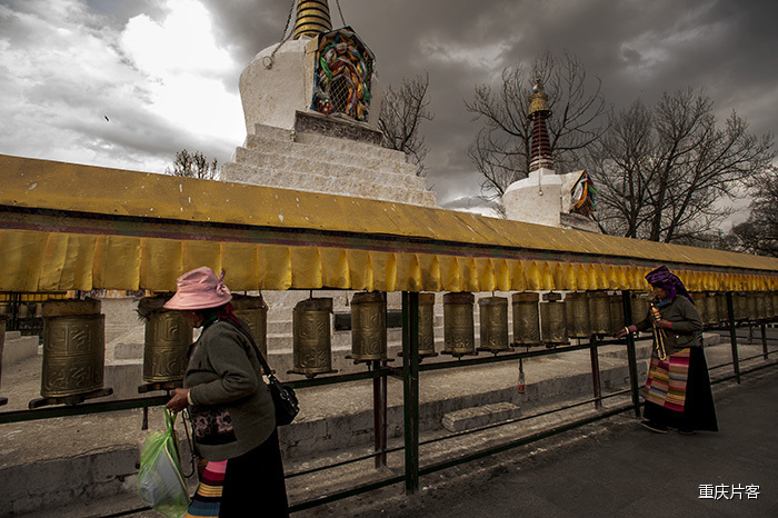 点击大图看下一张：回到拉萨