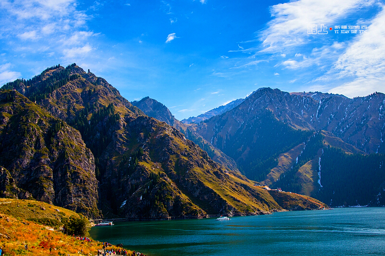 点击大图看下一张：天山天池