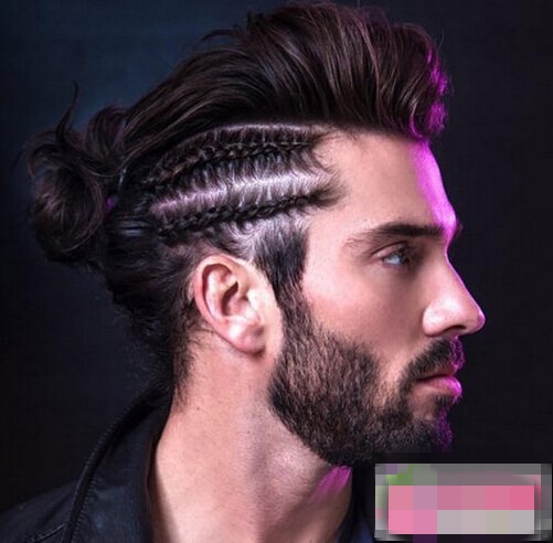 点击大图看下一张：Instagram流行的男生辫子头 男生编发发型大全