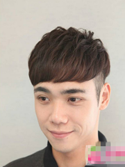 韩式男生帅气短发发型 男生短发纹理烫图片大全