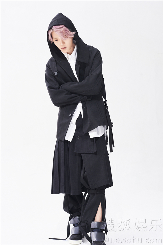 点击大图看下一张:亚洲超人气偶像鹿晗时尚百变造型写真