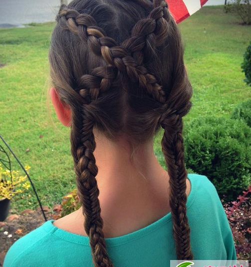 点击大图看下一张:七款儿童编发 可爱小精灵发型图片