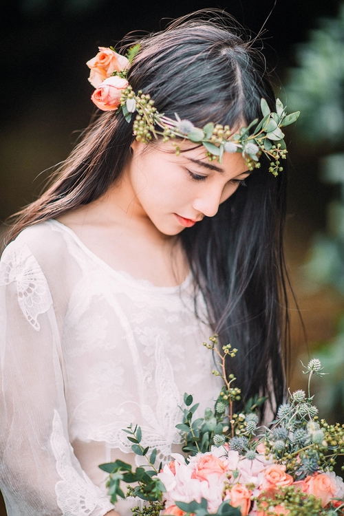 点击大图看下一张:水边的阿狄丽娜