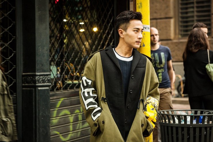 点击大图看下一张:刘恺威米兰男装周帅酷街拍