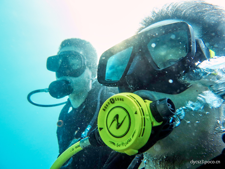 点击大图看下一张:水下体验拍摄