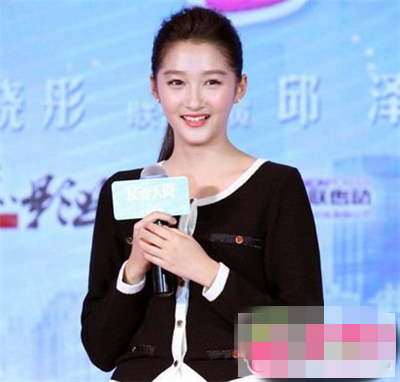 点击大图看下一张:国民闺女关晓彤百变发型欣赏