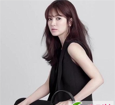 点击大图看下一张：行走的时尚感 韩国女星最爱的时尚发型集锦