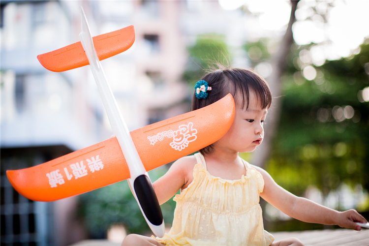 点击大图看下一张:我是姐姐的小跟屁虫