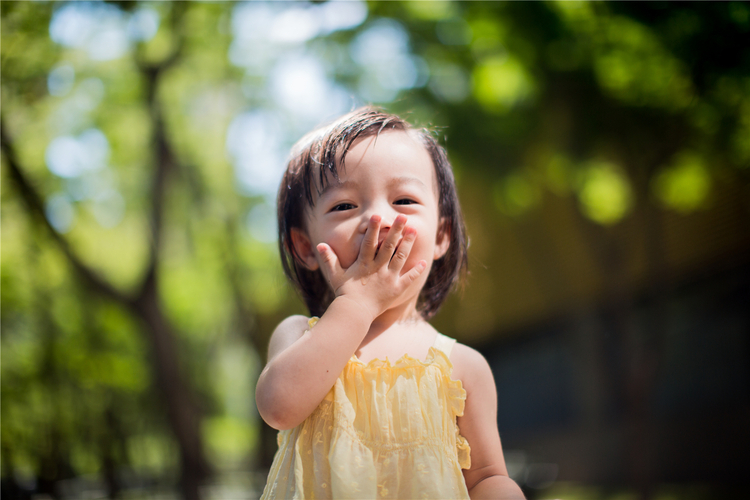 点击大图看下一张：我是姐姐的小跟屁虫