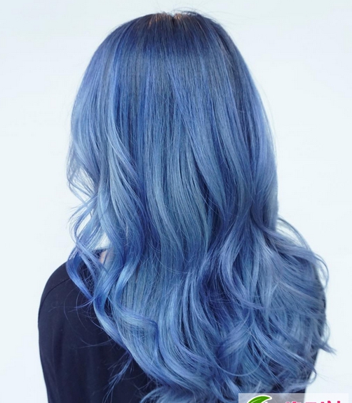 点击大图看下一张：丹宁蓝染发发型 非主流忧郁蓝色染发图片