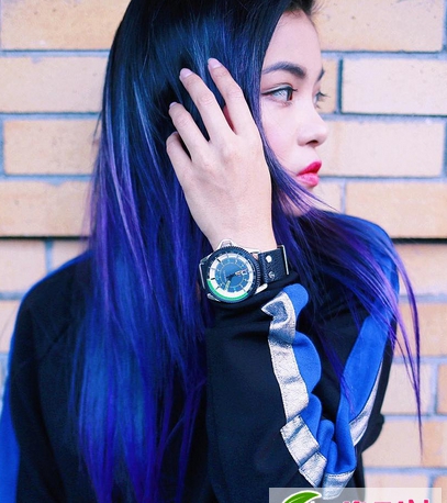 点击大图看下一张：黑色挑染渐变什么颜色 黑色彩色染发好看图片