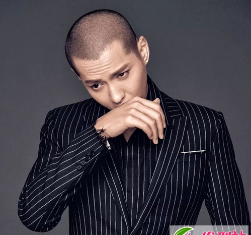 点击大图看下一张：男生流行短发设计 2016发型大盘点