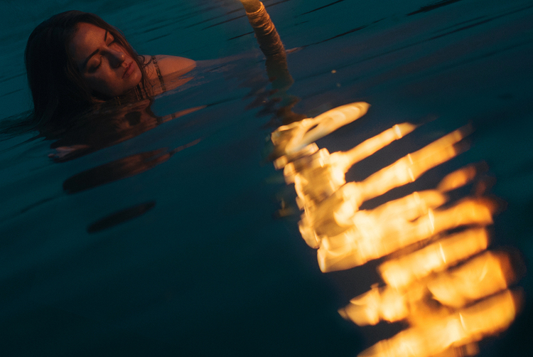 点击大图看下一张：明知道余烬清冷