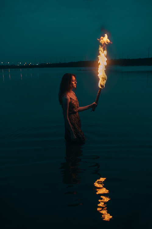 点击大图看下一张：明知道余烬清冷