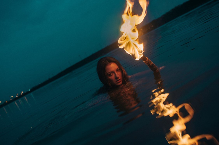 点击大图看下一张:明知道余烬清冷