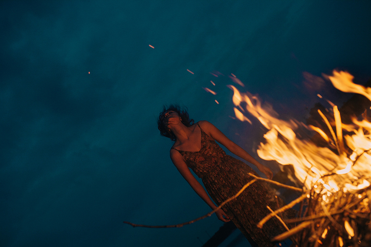 点击大图看下一张:明知道余烬清冷