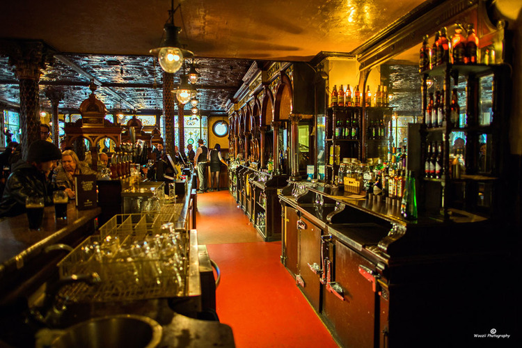 点击大图看下一张：贝尔法斯特的皇冠酒吧