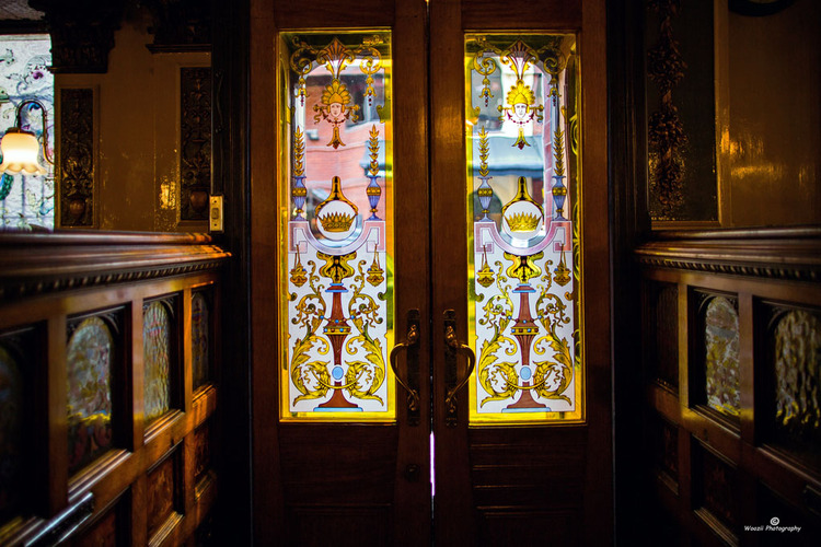 点击大图看下一张：贝尔法斯特的皇冠酒吧