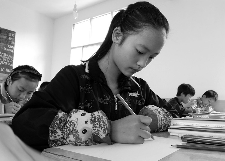 点击大图看下一张：大山里的孩子们