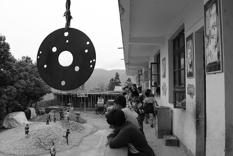 点击大图看下一张:大山里的孩子们