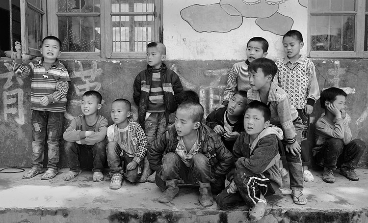 点击大图看下一张：大山里的孩子们