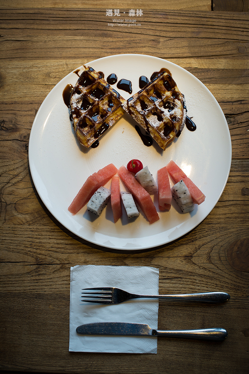 点击大图看下一张：遇见  森林