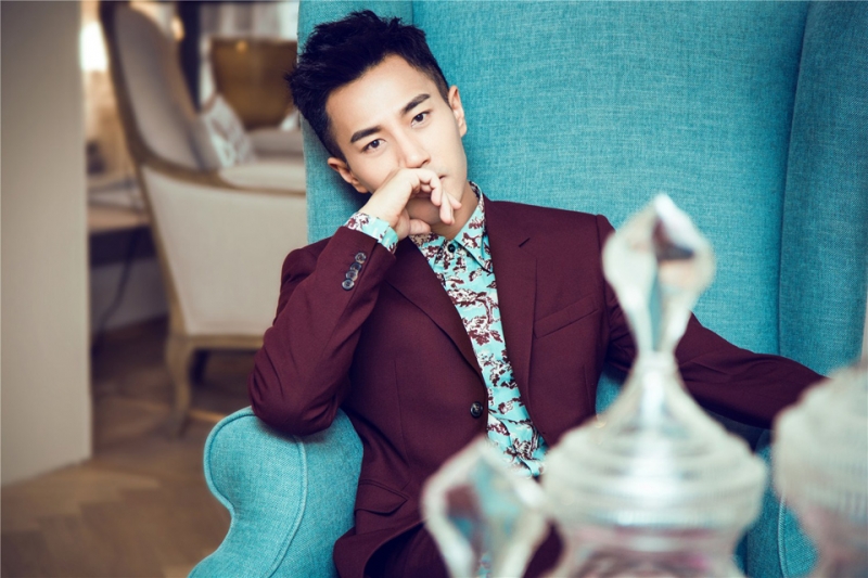 点击大图看下一张:刘恺威米兰时装时尚写真高清图片