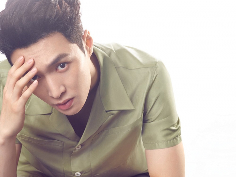 点击大图看下一张:张艺兴腹肌照曝光 人鱼线魅力狼性小鲜肉