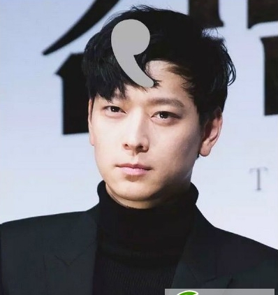 点击大图看下一张:韩式男生逗号刘海发型参考