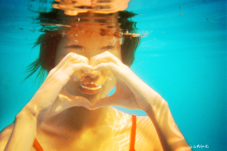 点击大图看下一张：时光偷停