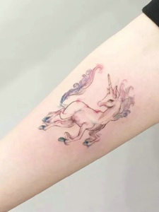简单明了的手臂动物而纹身图案