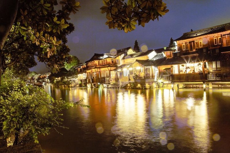 点击大图看下一张:璀璨乌镇夜,夜色撩人醉