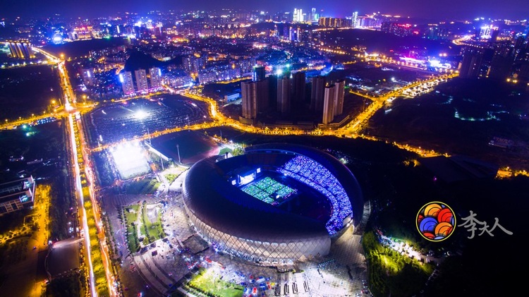 点击大图看下一张：他来听我的演唱会