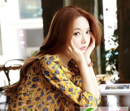 点击大图看下一张：性感烫发vs文艺烫发