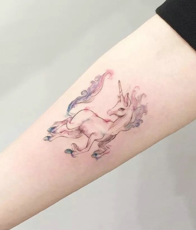 点击大图看下一张：简单明了的手臂动物而纹身图案