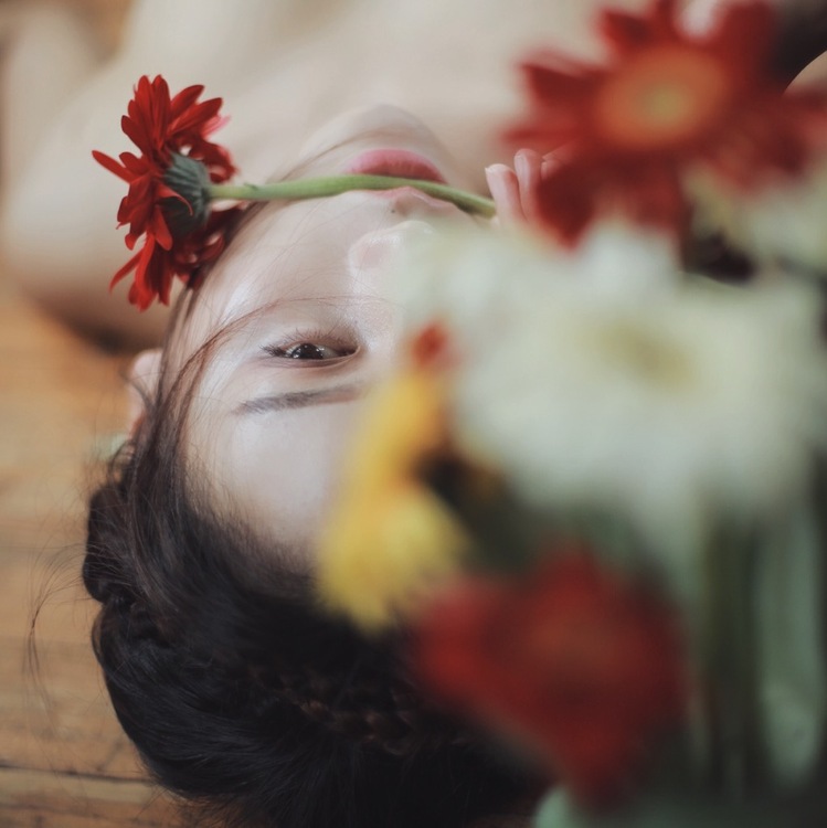 点击大图看下一张:摇曳的花美而妖