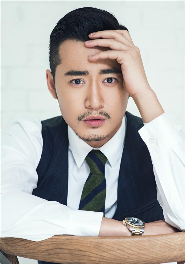 点击大图看下一张:魏巍西装绅士写真 彰显型男质感