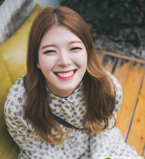 点击大图看下一张:韩范学院风发型搭配