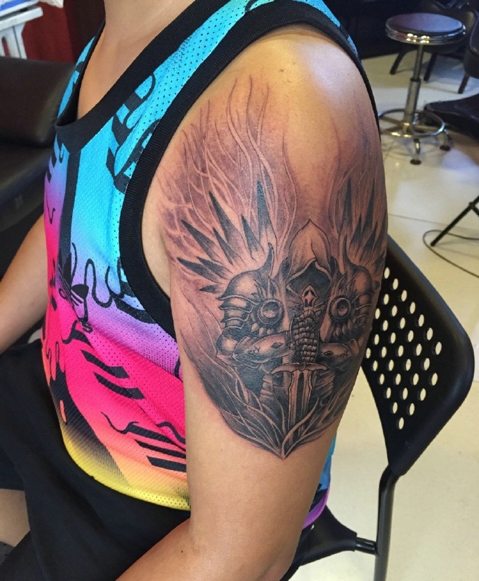 点击大图看下一张:简直无法形容的手臂个性图腾纹身刺青