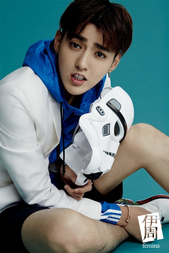 点击大图看下一张:吴亦凡最新写真 鬼马表情吸睛青春写真