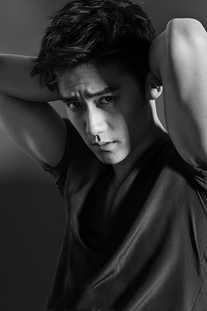 点击大图看下一张:型男蒋劲夫演绎成熟男孩大片