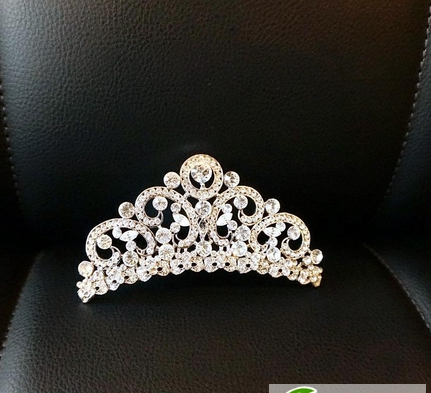 点击大图看下一张：韩式时尚新娘发型图片