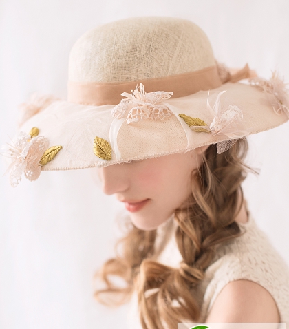 点击大图看下一张：欧式高贵时尚新娘发型