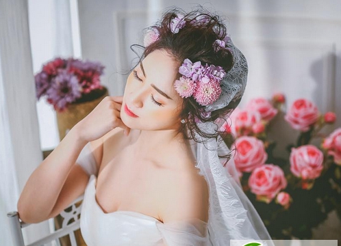 点击大图看下一张：欧式日韩新娘发型参考