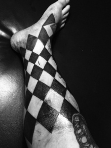 包小腿经典十足的格子图案纹身刺青