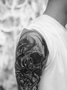 超级完美的花臂黑白图腾纹身刺青