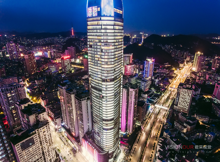 点击大图看下一张:夜幕降临后的城市