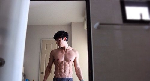 点击大图看下一张:1069肌肉帅哥健身约吗